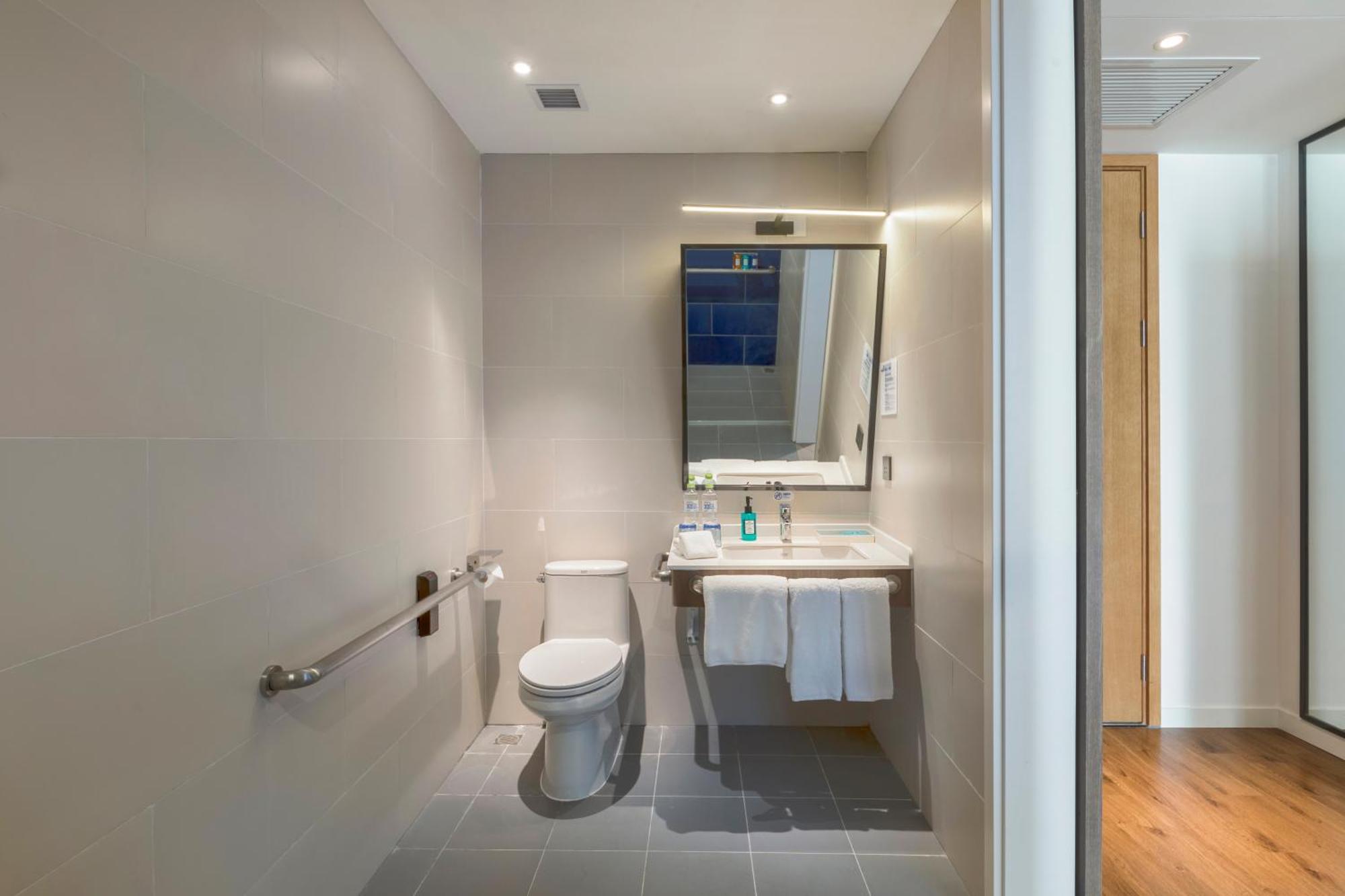 Holiday Inn Express Qingdao Chengyang Central By Ihg Eksteriør bilde